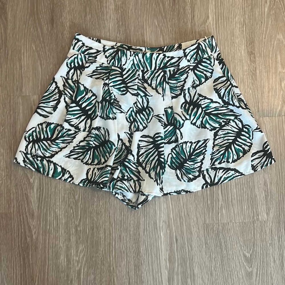 Jealous Tomato Palm leaf shorts